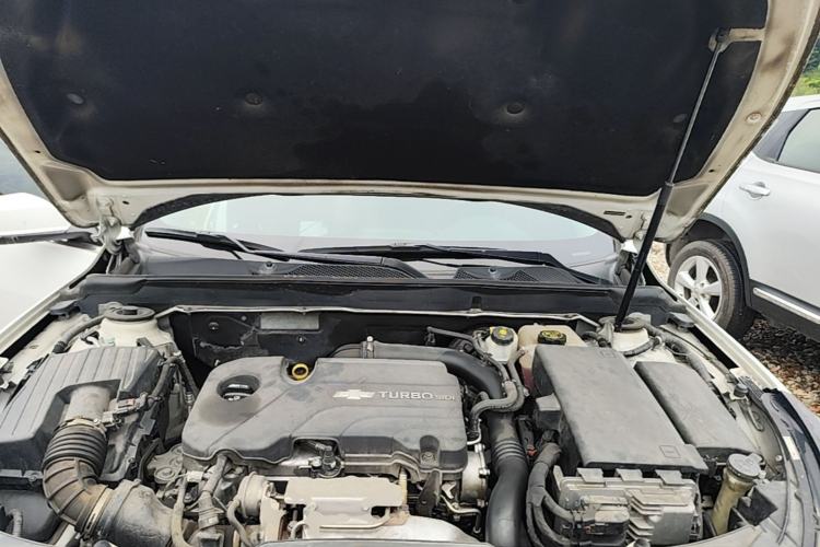 Used Chevrolet Malibu 2017 1.5T Automatic Luxury Edition Engine Bay