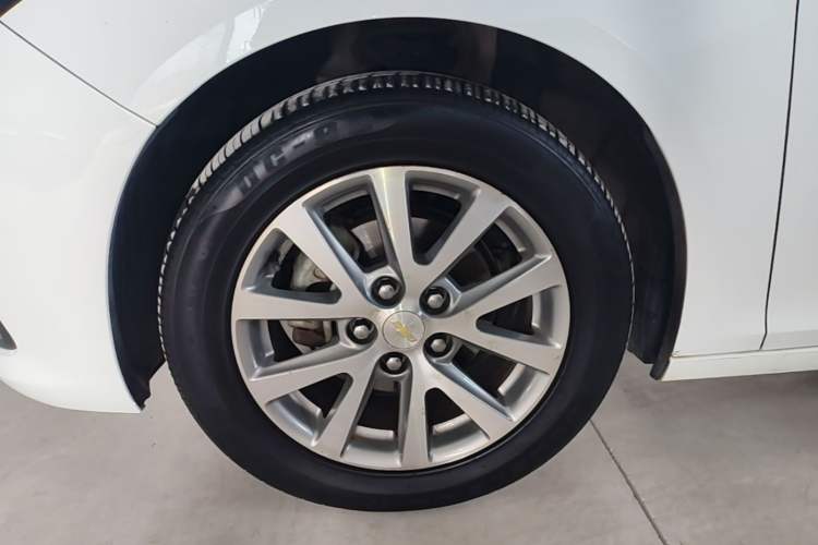 Used Chevrolet Malibu 2017 1.5T Automatic Luxury Edition Exterior 2
