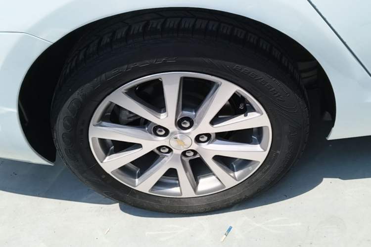 Used Chevrolet Malibu 2017 1.5T Automatic Luxury Edition Exterior 5