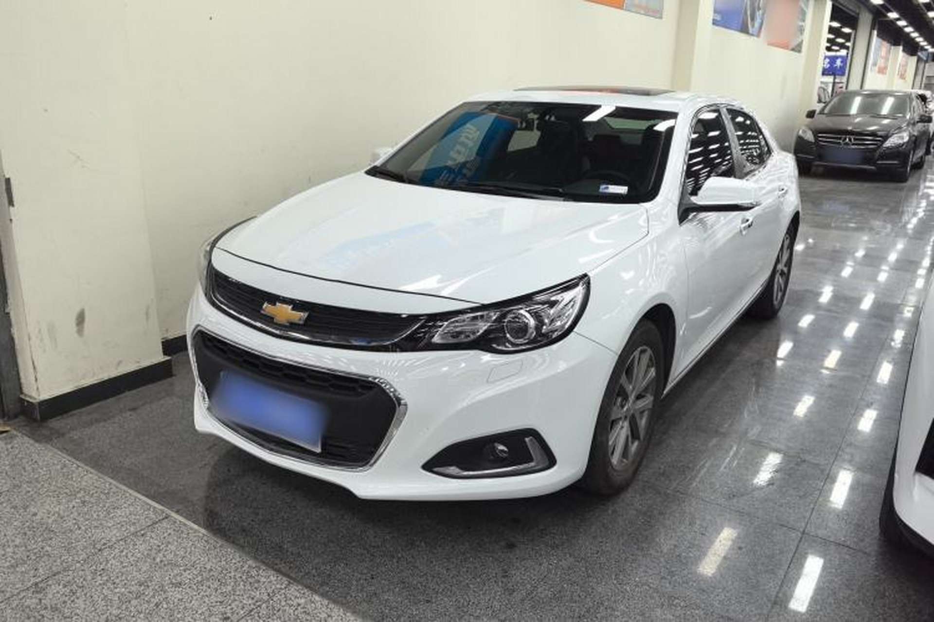 Used Chevrolet Malibu 2017 1.5T Automatic Luxury Edition Front Left 45 Deg