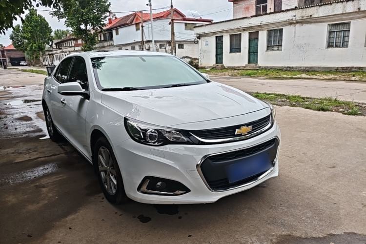 Used Chevrolet Malibu 2017 1.5T Automatic Luxury Edition Front Right 45 Deg