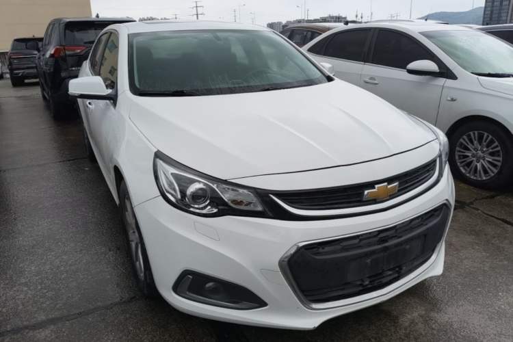 Used Chevrolet Malibu 2017 1.5T Automatic Luxury Edition Front Right 45 Deg