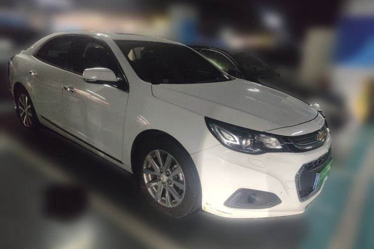 Used Chevrolet Malibu 2017 1.5T Automatic Luxury Edition Front Right 45 Deg