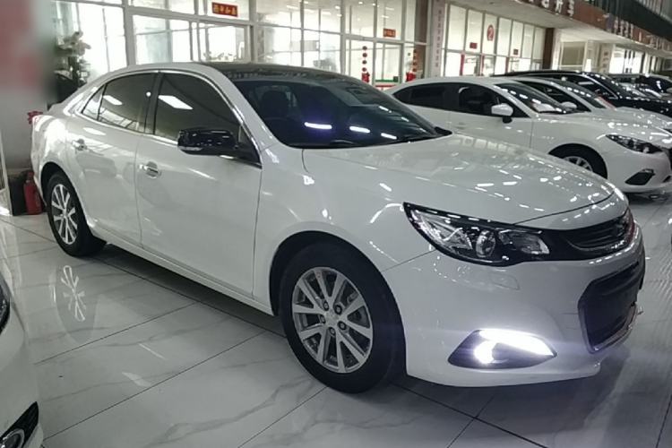 Used Chevrolet Malibu 2017 1.5T Automatic Luxury Edition Front Right 45 Deg