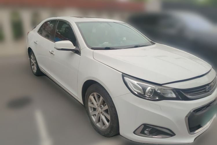 Used Chevrolet Malibu 2017 1.5T Automatic Luxury Edition Front Right 45 Deg