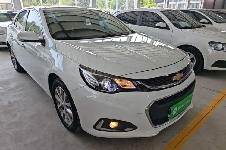 Used Chevrolet Malibu 2017 1.5T Automatic Luxury Edition Front Right 45 Deg