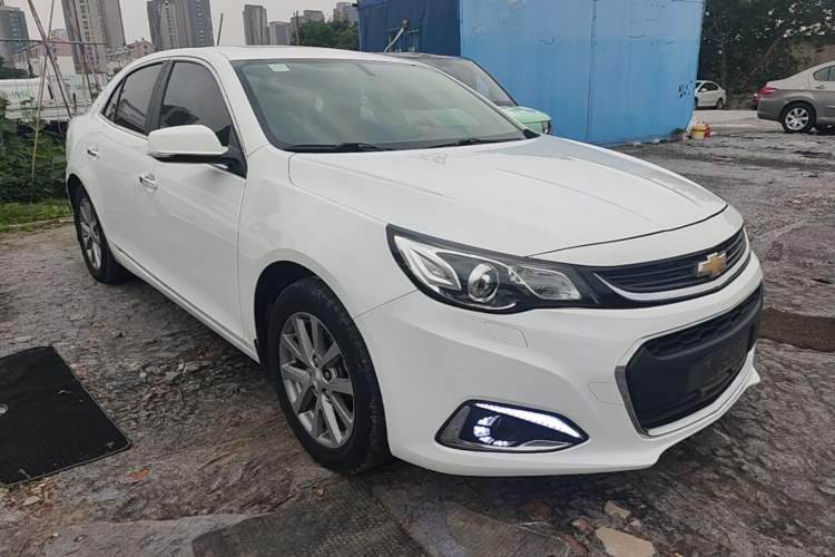 Used Chevrolet Malibu 2017 1.5T Automatic Luxury Edition Front Right 45 Deg