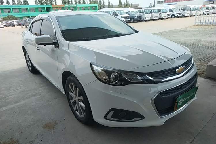 Used Chevrolet Malibu 2017 1.5T Automatic Luxury Edition Front Right 45 Deg
