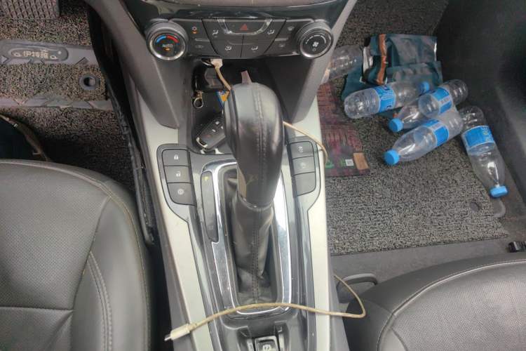 Used Chevrolet Malibu 2017 1.5T Automatic Luxury Edition Gear Lever