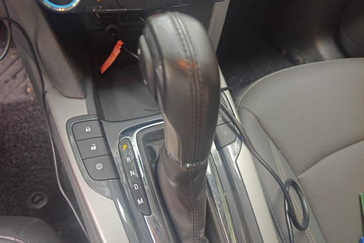 Used Chevrolet Malibu 2017 1.5T Automatic Luxury Edition Gear Lever