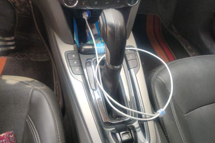 Used Chevrolet Malibu 2017 1.5T Automatic Luxury Edition Gear Lever