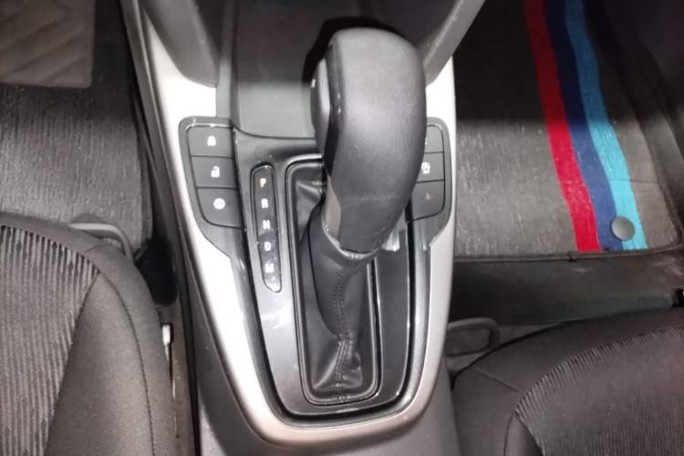 Used Chevrolet Malibu 2017 1.5T Automatic Comfort Edition Gear Lever
