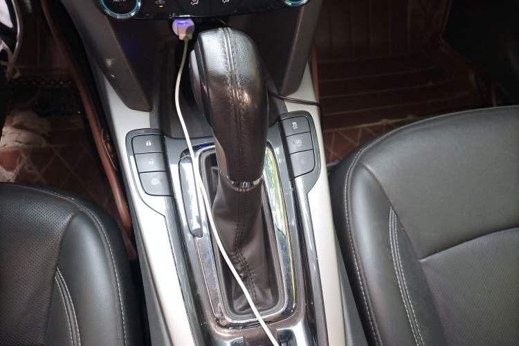 Used Chevrolet Malibu 2017 1.5T Automatic Luxury Edition Gear Lever