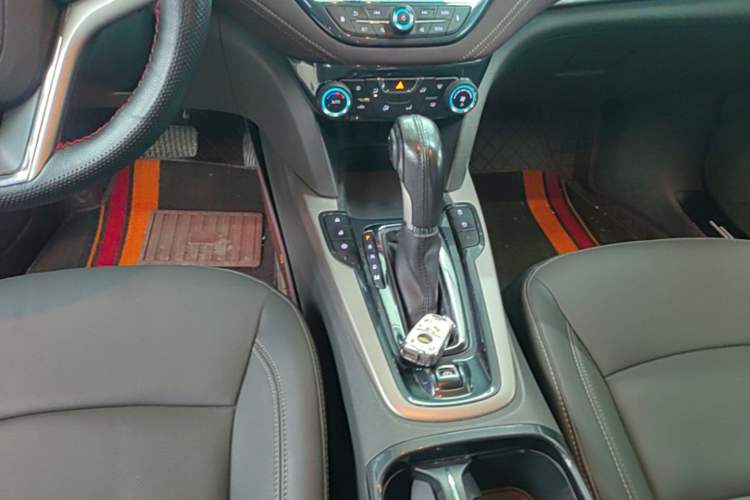 Used Chevrolet Malibu 2017 1.5T Automatic Luxury Edition Gear Lever