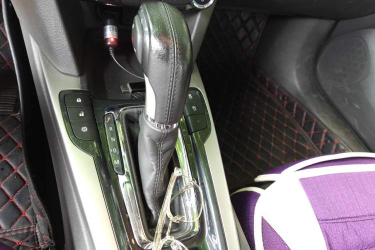 Used Chevrolet Malibu 2017 1.5T Automatic Luxury Edition Gear Lever