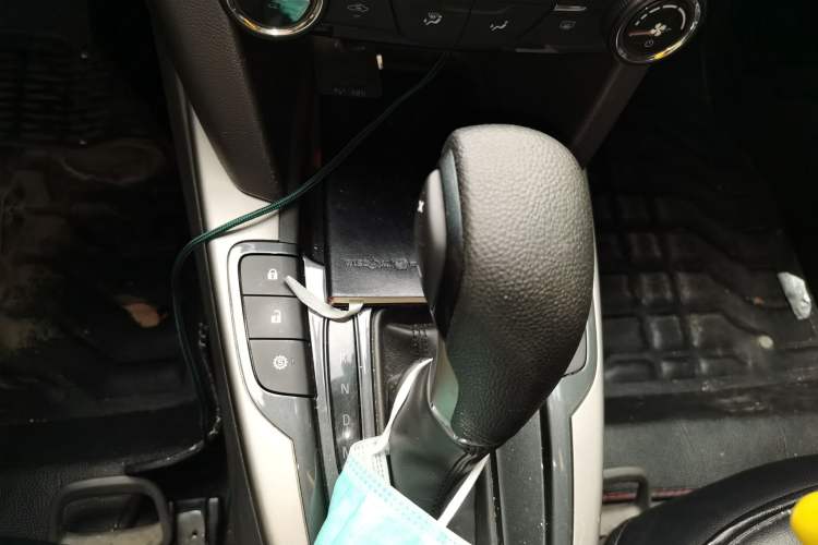 Used Chevrolet Malibu 2017 1.5T Automatic Comfort Edition Gear Lever