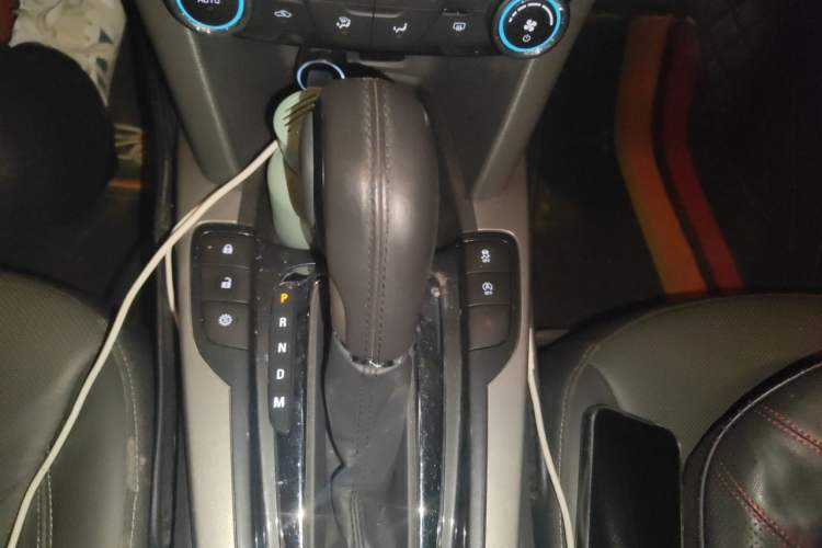 Used Chevrolet Malibu 2017 1.5T Automatic Luxury Edition Gear Lever