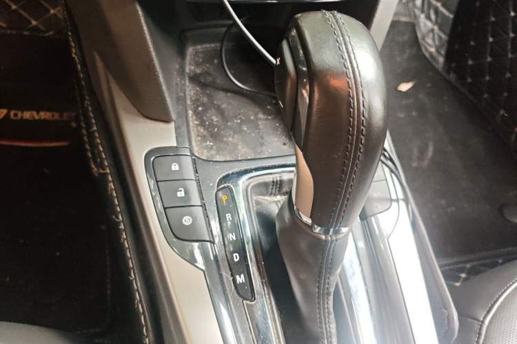 Used Chevrolet Malibu 2017 1.5T Automatic Luxury Edition Gear Lever
