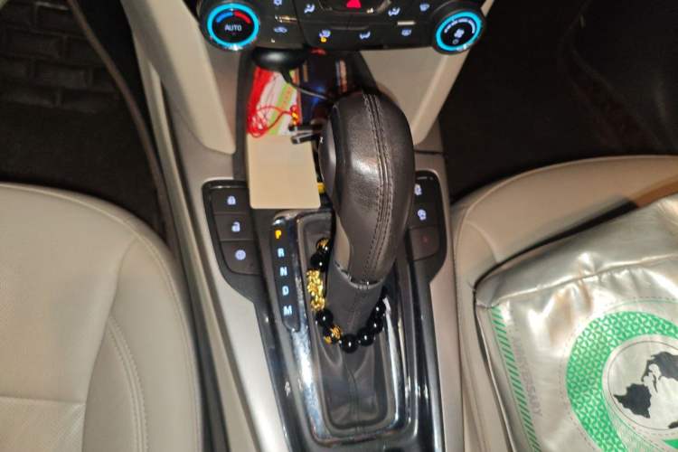Used Chevrolet Malibu 2017 1.5T Automatic Luxury Edition Gear Lever