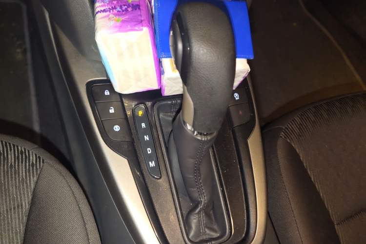 Used Chevrolet Malibu 2017 1.5T Automatic Comfort Edition Gear Lever