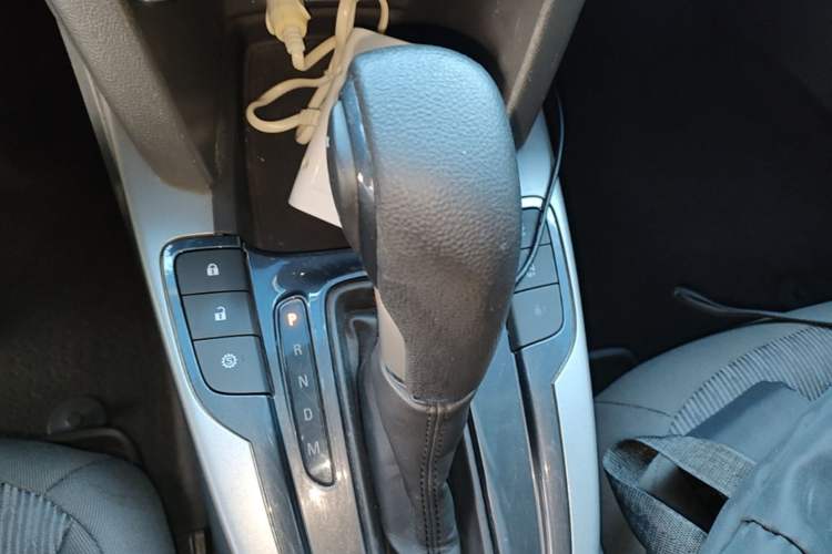 Used Chevrolet Malibu 2017 1.5T Automatic Comfort Edition Gear Lever