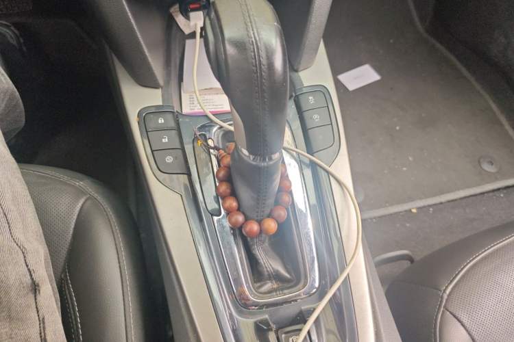 Used Chevrolet Malibu 2017 1.5T Automatic Luxury Edition Gear Lever