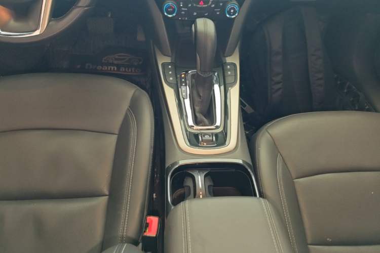 Used Chevrolet Malibu 2017 1.5T Automatic Luxury Edition Gear Lever