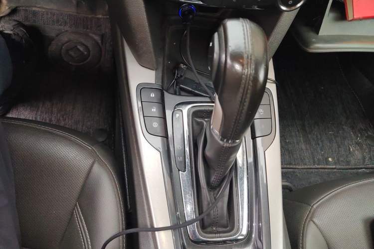 Used Chevrolet Malibu 2017 1.5T Automatic Luxury Edition Gear Lever