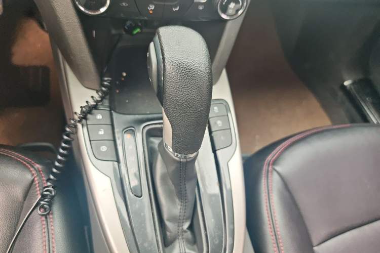 Used Chevrolet Malibu 2017 1.5T Automatic Comfort Edition Gear Lever