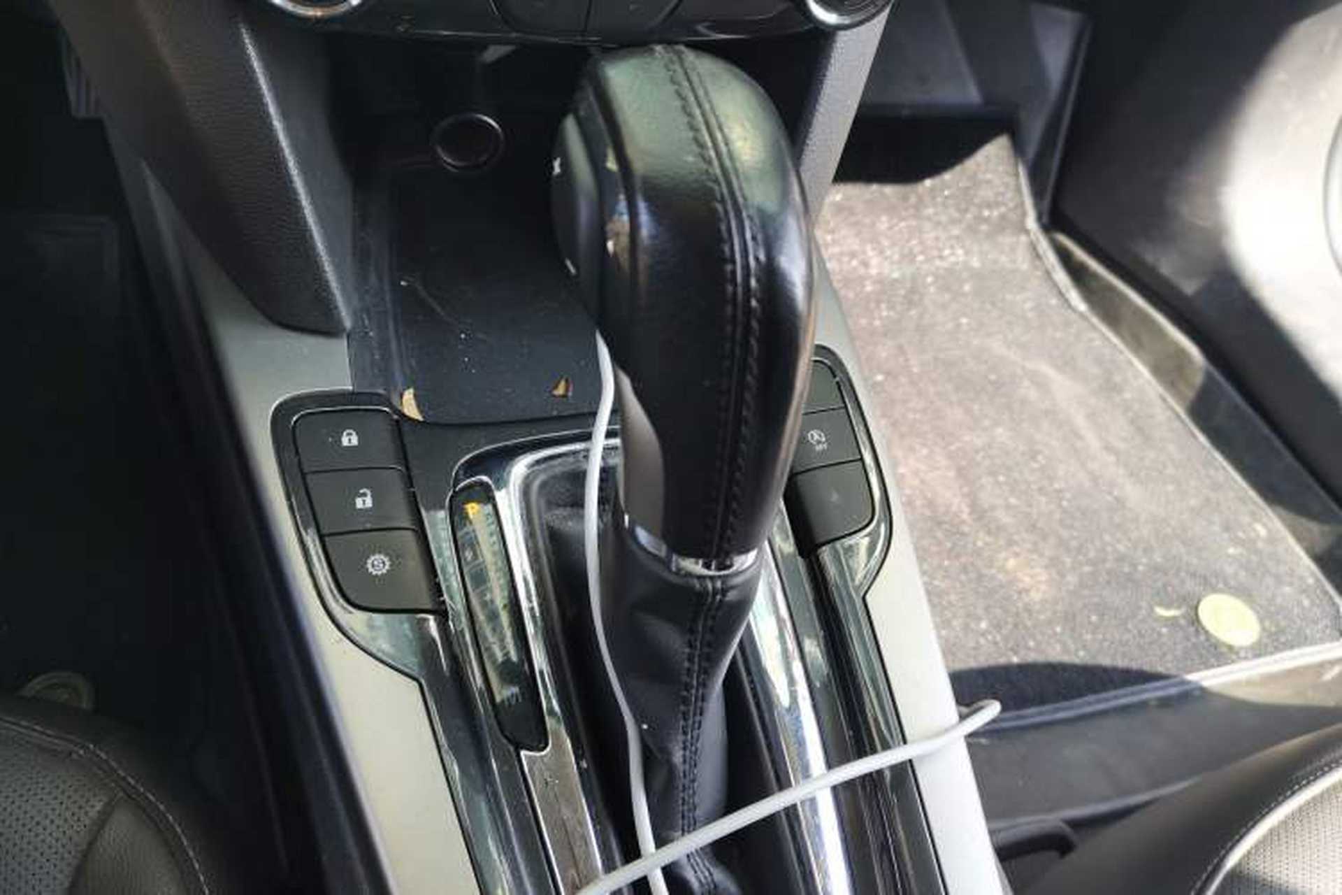 Used Chevrolet Malibu 2017 1.5T Automatic Luxury Edition Gear Lever