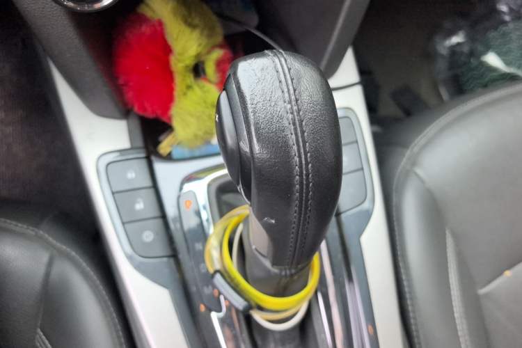 Used Chevrolet Malibu 2017 1.5T Automatic Luxury Edition Gear Lever