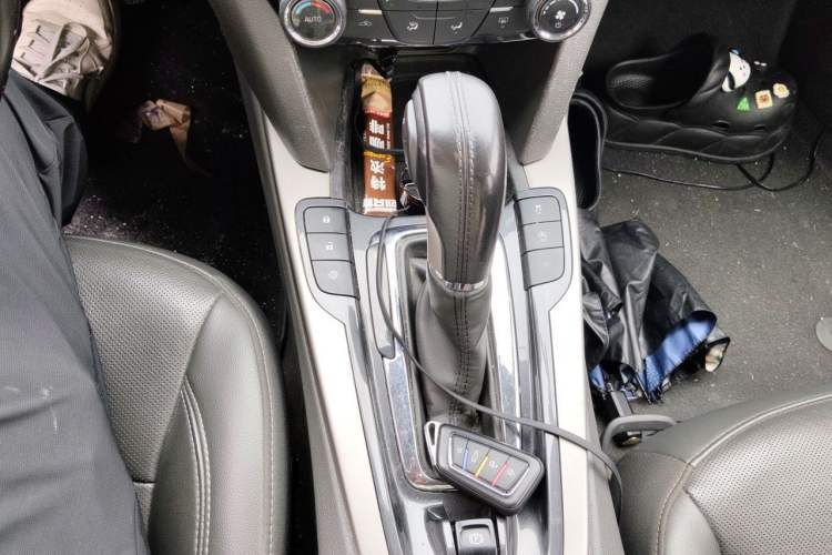 Used Chevrolet Malibu 2017 1.5T Automatic Luxury Edition Gear Lever