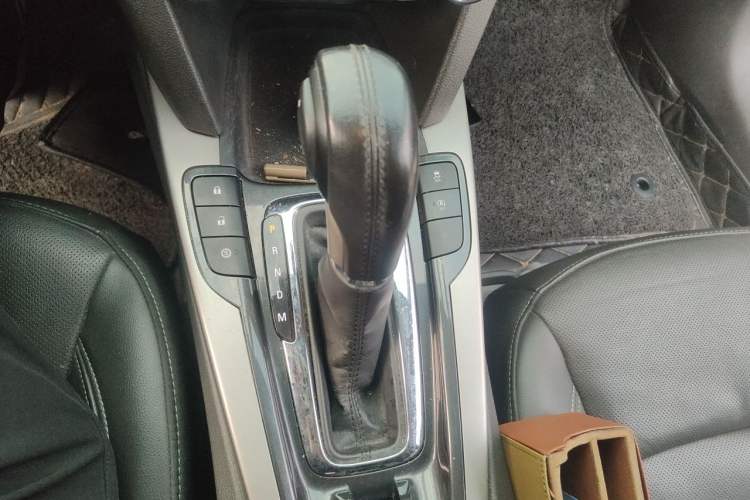 Used Chevrolet Malibu 2017 1.5T Automatic Luxury Edition Gear Lever
