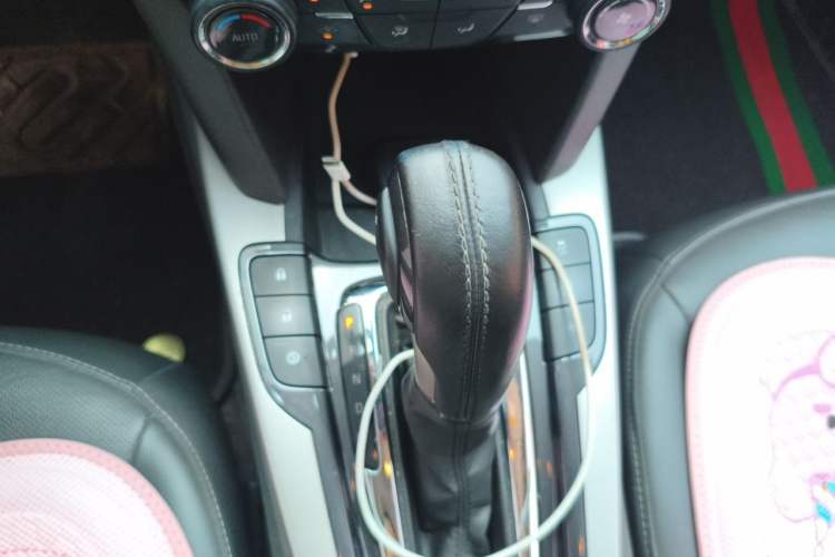 Used Chevrolet Malibu 2017 1.5T Automatic Luxury Edition Gear Lever