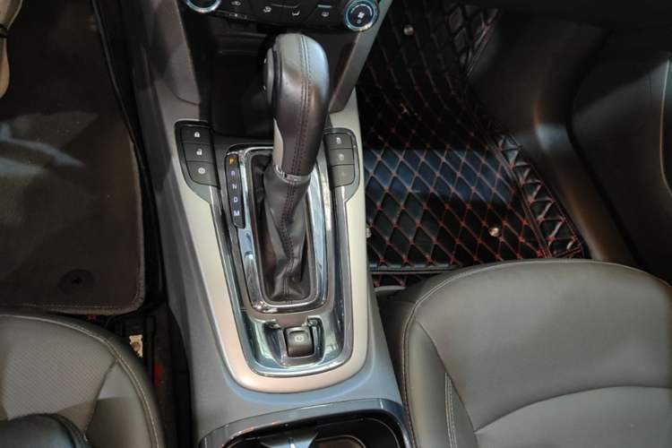 Used Chevrolet Malibu 2017 1.5T Automatic Luxury Edition Gear Lever