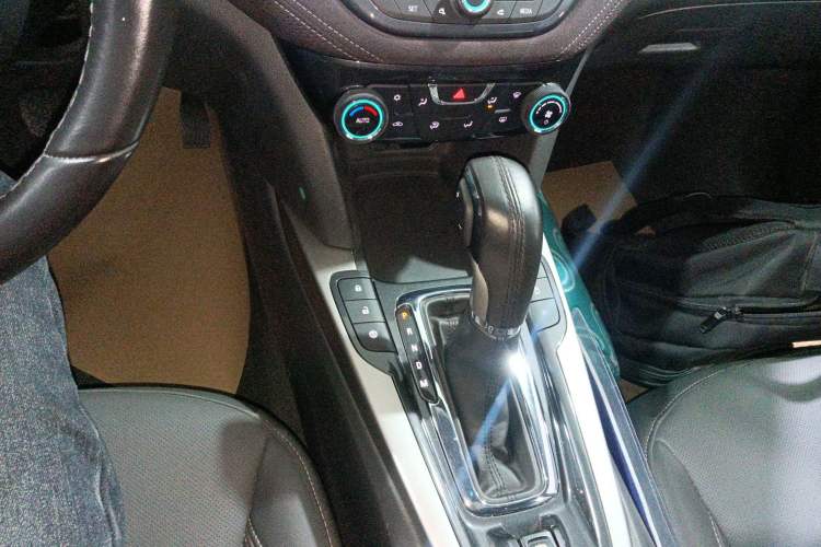 Used Chevrolet Malibu 2017 1.5T Automatic Luxury Edition Gear Lever