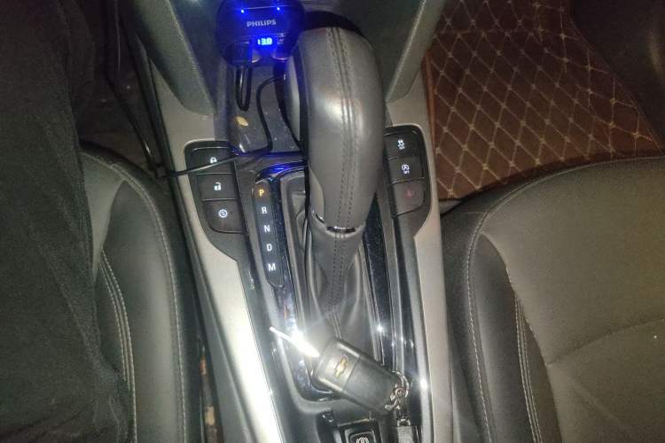 Used Chevrolet Malibu 2017 1.5T Automatic Luxury Edition Gear Lever