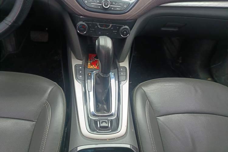 Used Chevrolet Malibu 2017 1.5T Automatic Luxury Edition Gear Lever