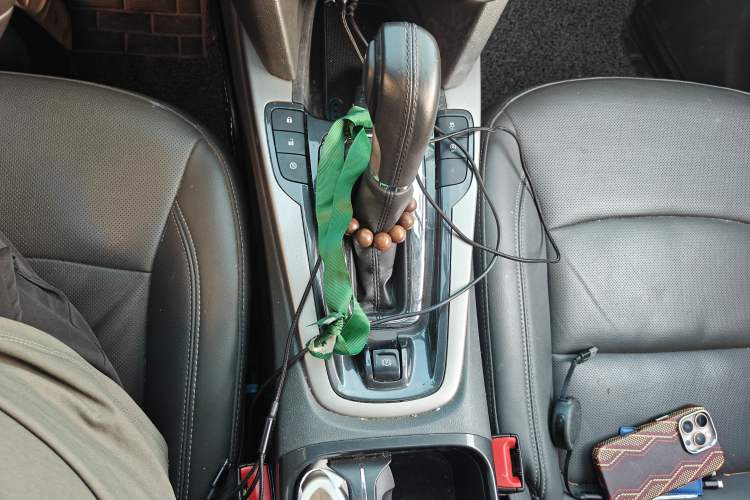 Used Chevrolet Malibu 2017 1.5T Automatic Luxury Edition Gear Lever