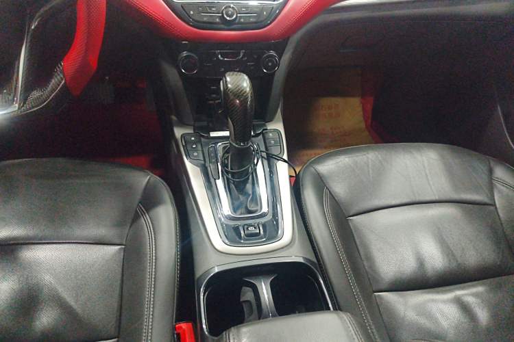 Used Chevrolet Malibu 2017 1.5T Automatic Luxury Edition Gear Lever