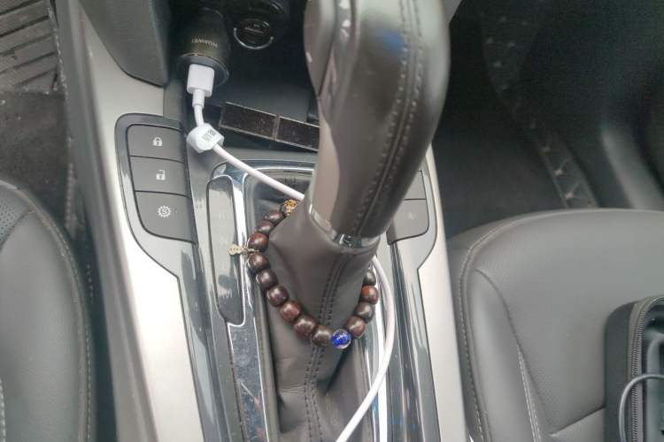 Used Chevrolet Malibu 2017 1.5T Automatic Luxury Edition Gear Lever