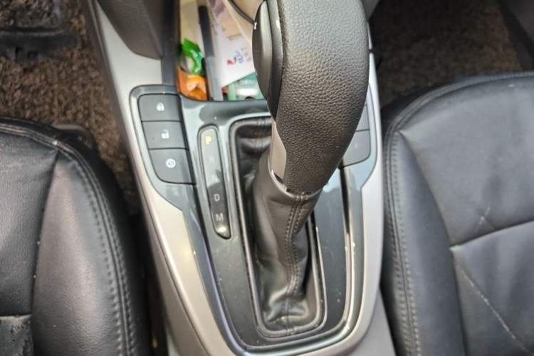 Used Chevrolet Malibu 2017 1.5T Automatic Comfort Edition Gear Lever
