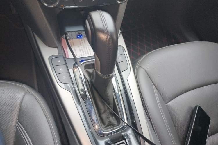 Used Chevrolet Malibu 2017 1.5T Automatic Luxury Edition Gear Lever