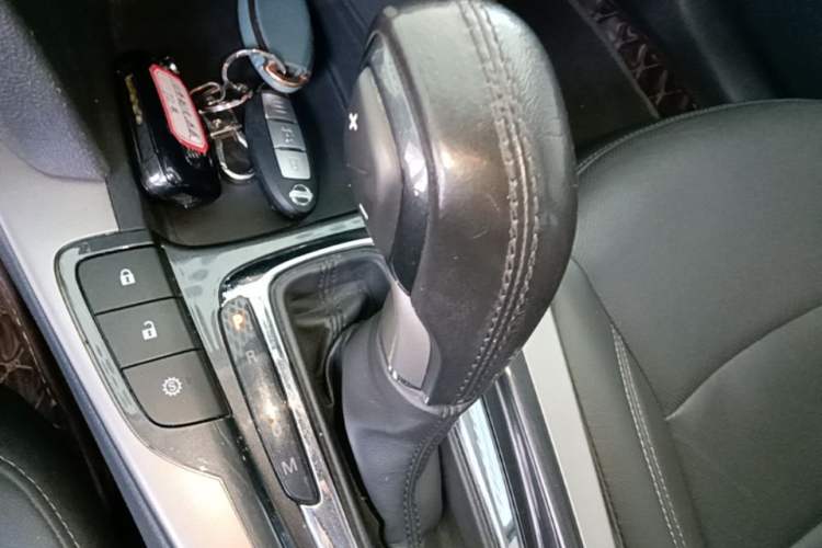 Used Chevrolet Malibu 2017 1.5T Automatic Luxury Edition Gear Lever