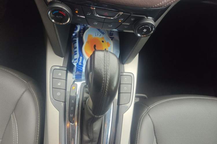 Used Chevrolet Malibu 2017 1.5T Automatic Luxury Edition Gear Lever