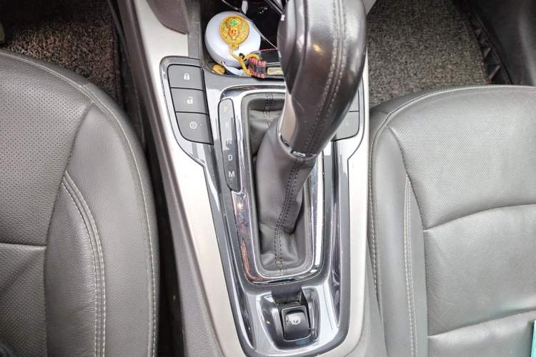 Used Chevrolet Malibu 2017 1.5T Automatic Luxury Edition Gear Lever