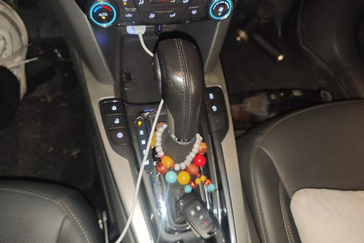 Used Chevrolet Malibu 2017 1.5T Automatic Luxury Edition Gear Lever