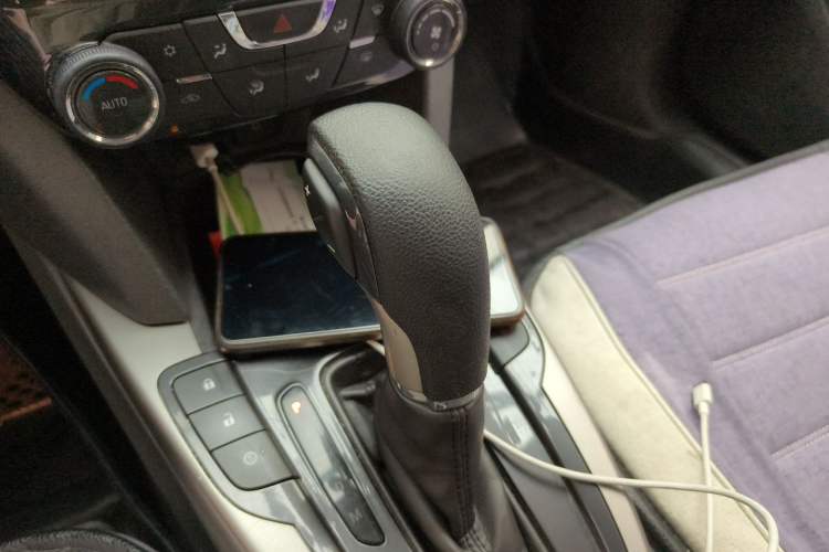 Used Chevrolet Malibu 2017 1.5T Automatic Comfort Edition Gear Lever