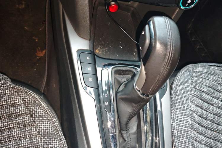 Used Chevrolet Malibu 2017 1.5T Automatic Luxury Edition Gear Lever