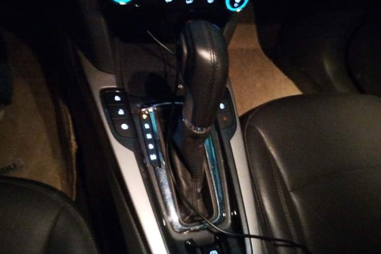 Used Chevrolet Malibu 2017 1.5T Automatic Luxury Edition Gear Lever